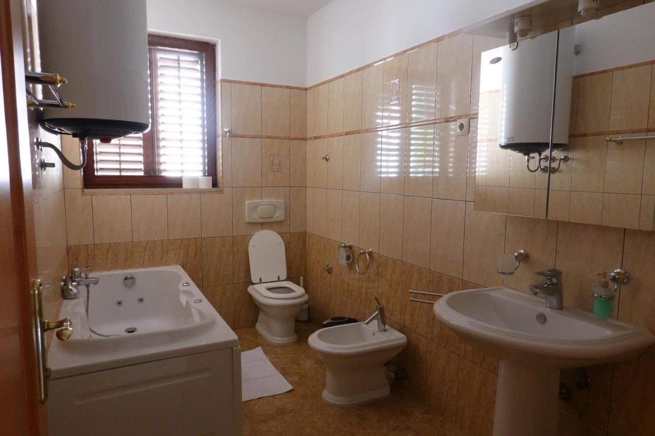 Flora Appartement *